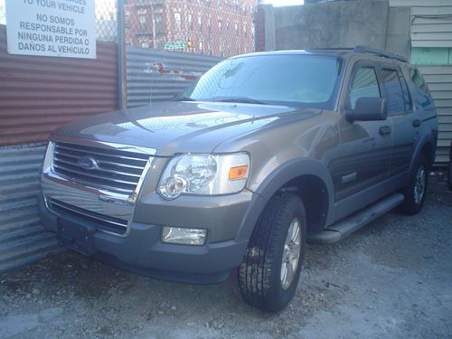 2006 ford explorer xlt -  parts only !