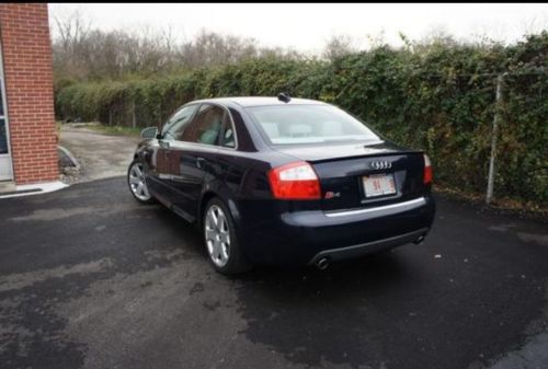 2004 Audi S4 Sedan 4-Door 4.2L V8 Manual, image 2