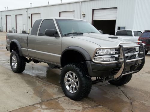 Custom! lifted! supercharged! show truck rare! 4x4! l@@k!