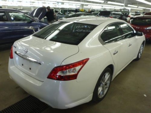 2011 nissan 3.5 sv