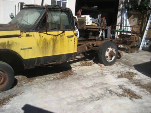 1971 chevrolet c30 super-dually  w/optional 11,000# rear axle