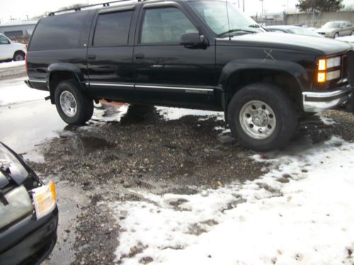 GMC Suburban, image 2