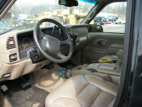 GMC Suburban, image 5