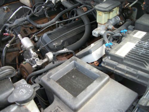 GMC Suburban, image 11