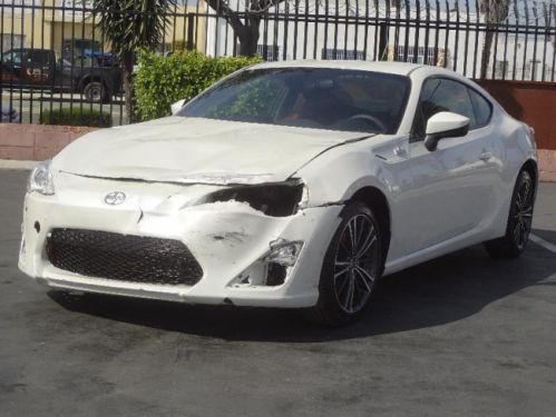 2014 scion fr-s coupe damaged rebuilder only 924 miles runs! sporty nice unit!!