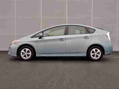 Certified Prius Two Hatchback 4D Green Automatic CVT FWD ABS (4-Wheel), image 2