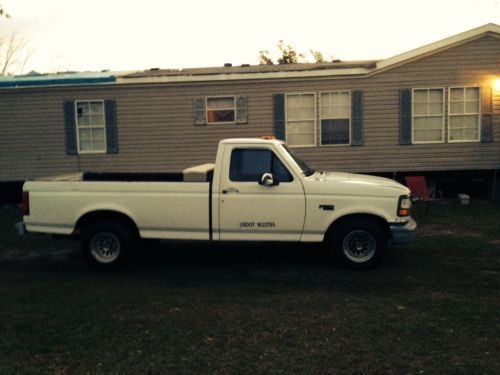 1993 ford f150xl long bed pick-up truck