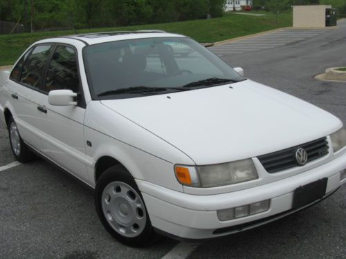 1997 volkswagen passat tdi diesel 5 speed manual 1.9l 48mpg. very clean