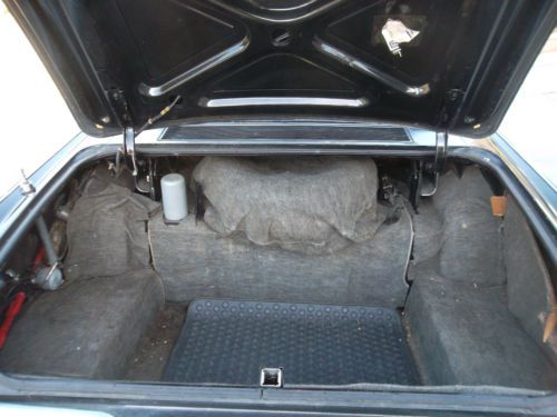 Lincoln Continental Mark 3 black. 2 door coupe. 460 cu. inch engine v-8., image 5