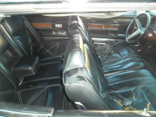 Lincoln Continental Mark 3 black. 2 door coupe. 460 cu. inch engine v-8., image 10