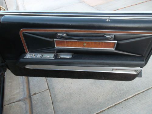 Lincoln Continental Mark 3 black. 2 door coupe. 460 cu. inch engine v-8., image 11