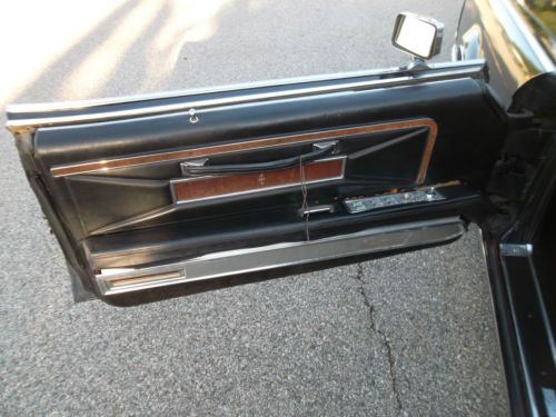 Lincoln Continental Mark 3 black. 2 door coupe. 460 cu. inch engine v-8., image 12