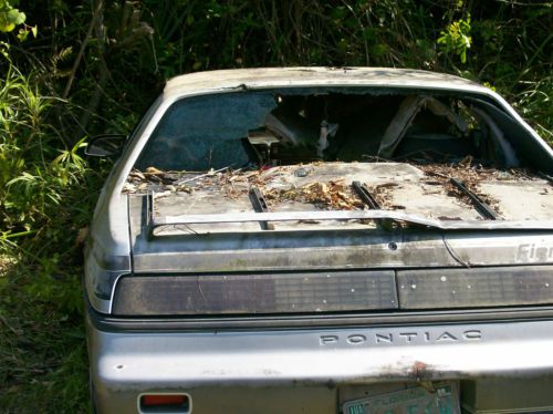 1986 pontiac fiero se v6 with 66.481 oringal miles luggage rack great rngine