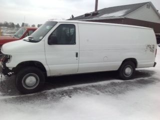 2006 ford e-350 super duty xlt extended cargo van 2-door 5.4l