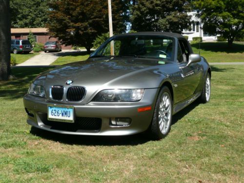 2002 bmw z3 3.0i convertible 2-door 3.0l