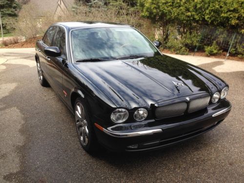 2004 jaguar xjr base sedan 4-door 4.2l