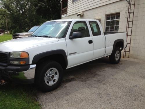 2002 gmc x/c 4x4 p/u with boss v plow