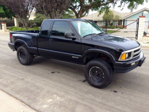 1997 chevrolet s10 ls extended cab pickup 2-door 2.2l