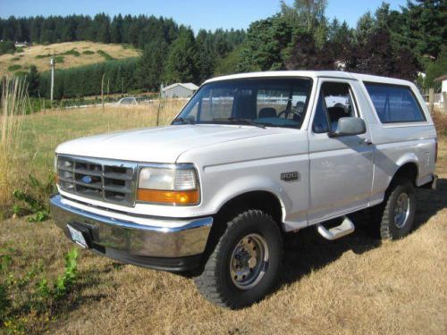 1994 Ford Bronco Low Mileage Clean, image 1
