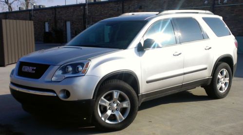 2011 gmc acadia sl cloth bench seats * towing reciever * no reserve* clean title