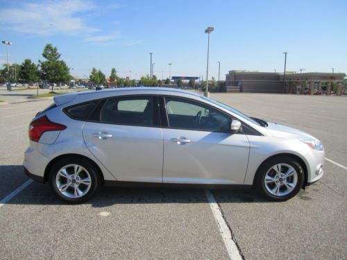 2013 ford focus se hatchback 4-door