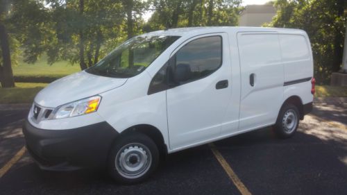 Nissan nv 200 s bluetooth cruise rear glass power windows