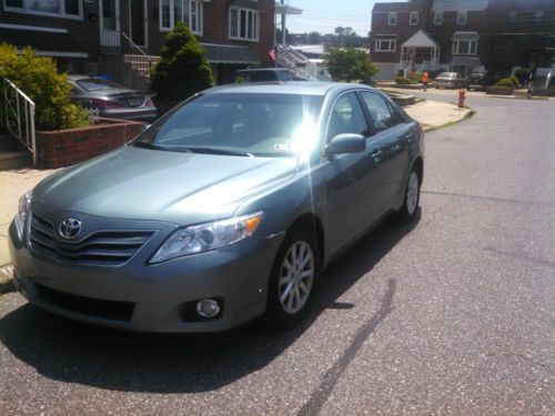 2011 toyota camry xle sedan 4-door 2.5l sunroof, low miles 24k