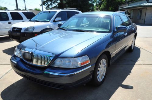 2005 lincoln town car signature