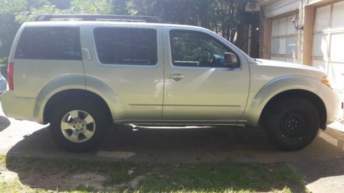 2009 nissan pathfinder le sport utility 4-door 4.0l