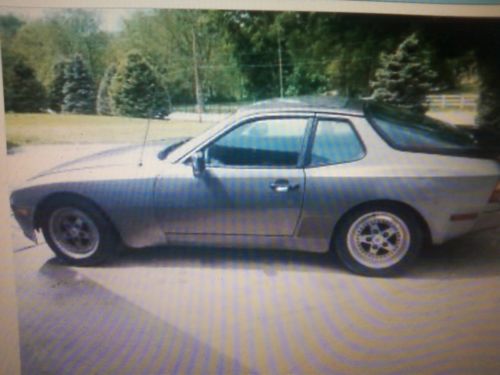 1983 porsche 944 base coupe 2-door 2.5l