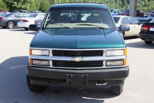 1997 chevrolet tahoe ls 2-door  4x4  perfect carfax   good miles