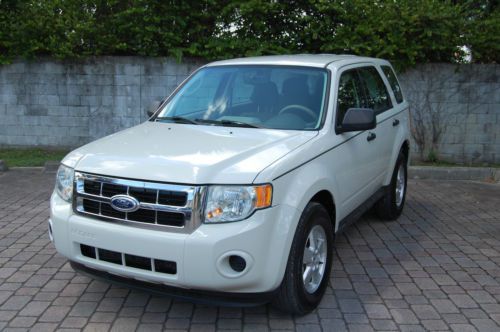 2010 ford escape 2.5l limited sport suv white very clean vehicle highway miles