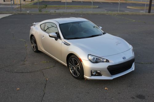 2014 subaru brz limited - 1 owner, 6 speed manual, only 4k mies, nav, htd seats