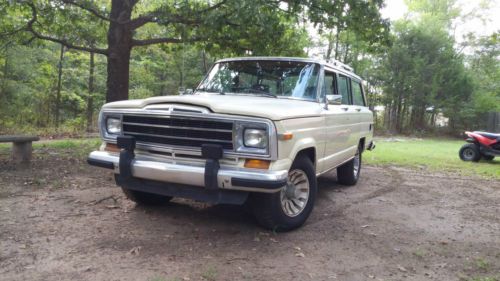 Jeep grand wagoneer