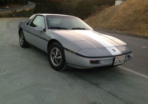 1987 pontiac fiero sport coupe 2-door 2.5l. 67k