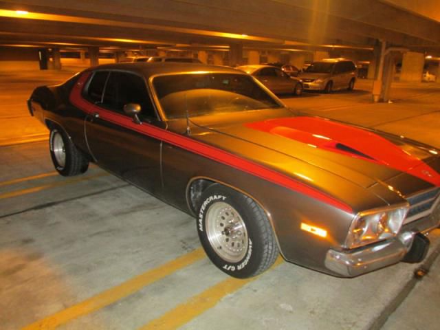 Plymouth road runner roadrunner