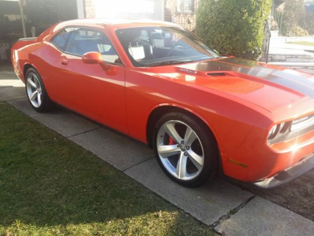 Dodge challenger srt8 coupe 2-door