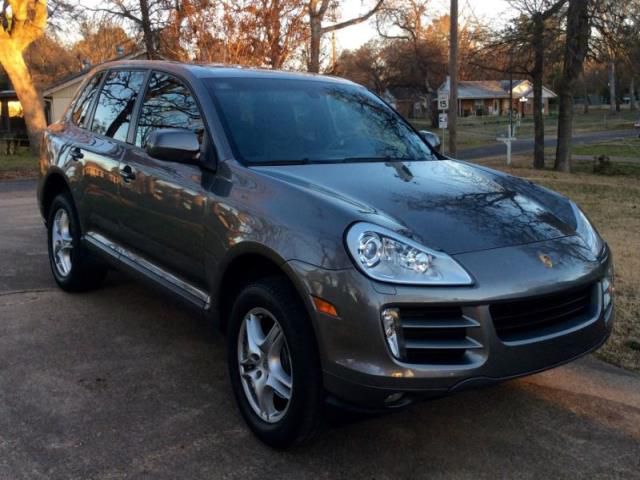 Porsche cayenne base sport utility 4-door