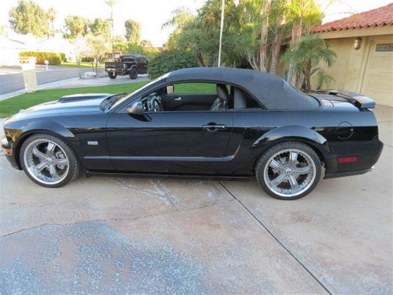 2007 ford mustang gt convertible 2-door