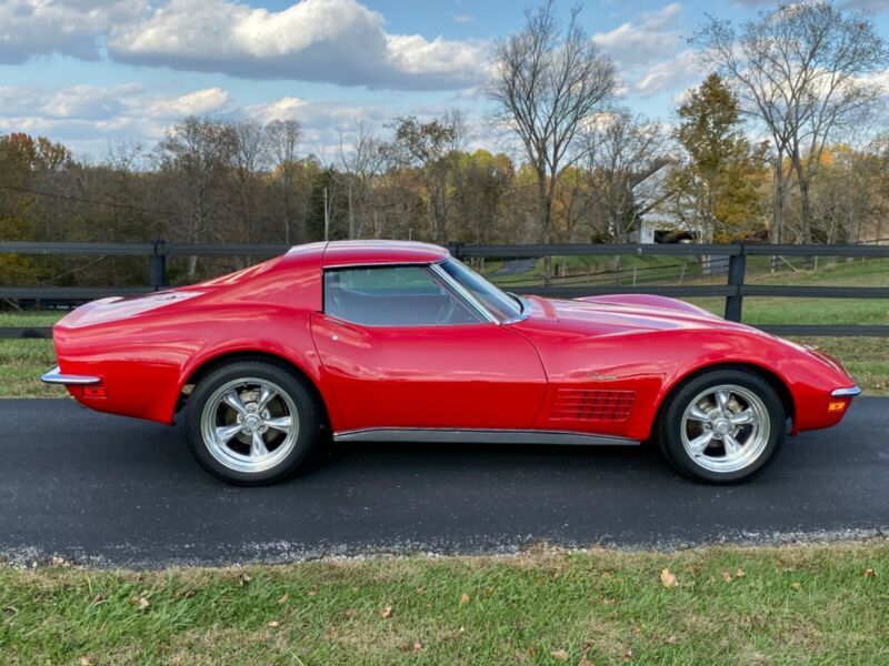 1972 chevrolet corvette t-top