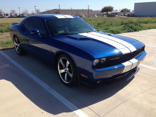 2011 dodge challenger srt8