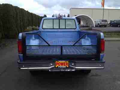 XLT Diesel 7.3 Liter ABS brakes AM/FM radio Bumpers:  chrome Front bench seats, image 2