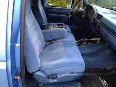 XLT Diesel 7.3 Liter ABS brakes AM/FM radio Bumpers:  chrome Front bench seats, image 7