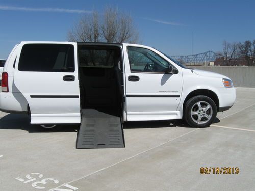 Handicap wheelchair van 2008 chevrolet uplander base mini cargo van 4-door 3.9l