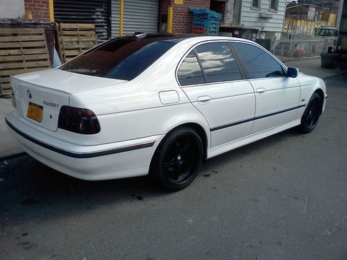 1998 bmw 528i base sedan 4-door 2.8l