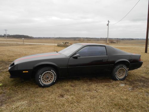 1982 chevrolet camaro berlinetta coupe 2-door 2.8l