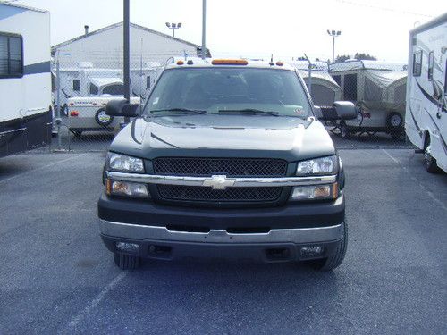 04 chevy 3500 crew cab dually 4x4 diesel excellent condition! low reserve