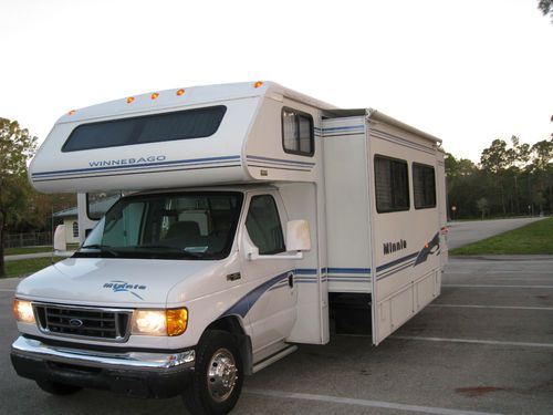 2003 31 ft. winnebago minnie with slideouts low miles v10 excellent condition