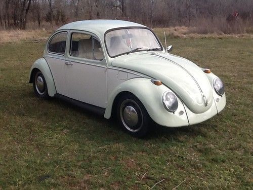 1968 vw bug  beautiful car