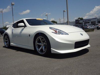 Beautiful 2010 nissan 370 z nismo only 8k miles!  like new! fl car!